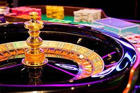 slot gatotkaca89 app showing live football betting on Liga 1 and live-dealer blackjack